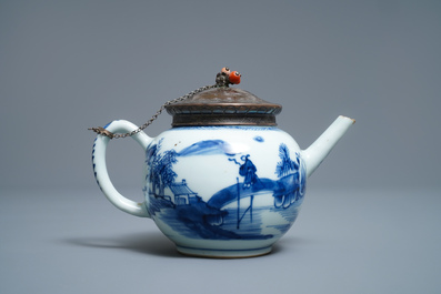 A varied collection of blue and white Chinese and Japanese porcelain, Ming and later