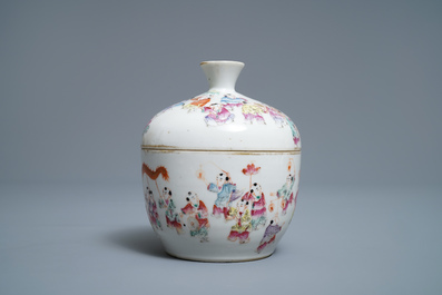 Un bol couvert en porcelaine de Chine famille rose, marque de Guangxu, 19/20&egrave;me