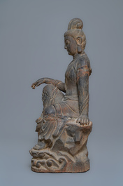 Une grande figure de Guanyin en fonte &agrave; inscription sur le dos, Chine, Ming/Qing