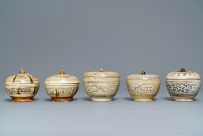 A varied collection of Thai Sawankhalok ceramics, 15th C.