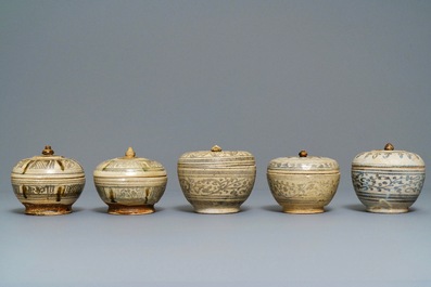 A varied collection of Thai Sawankhalok ceramics, 15th C.