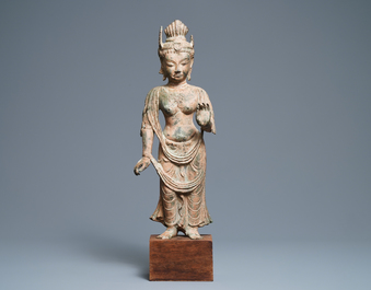 Een bronzen figuur van een godin, Zuidoost-Azi&euml;, 18/19e eeuw