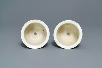 A pair of Chinese famille rose jardini&egrave;res and two vases, 19/20th C.