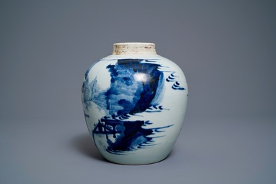 Een Chinese blauw-witte gemberpot met figuren in een landschap en een houten deksel, Transitie periode