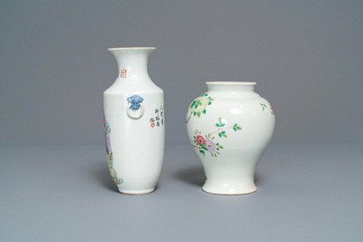 Een paar Chinese famille rose jardini&egrave;res en twee vazen, 19/20e eeuw