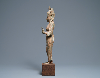 Une figure d'une d&eacute;esse en bronze, Asie du Sud-Est
