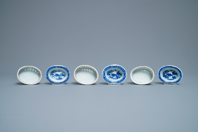 Trois salerons en porcelaine de Chine en bleu et blanc, Qianlong