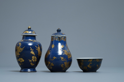 Une th&eacute;i&egrave;re, un cremier et un bol en porcelaine de Chine bleu poudr&eacute; &agrave; d&eacute;cor dor&eacute;, Yongzheng