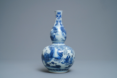 Een Chinese blauw-witte kalebasvaas met figuratief decor, Transitie periode