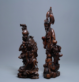 Deux grandes figures d'immortels en bois sculpt&eacute;, Chine, R&eacute;publique