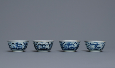 Een diverse collectie Chinees blauw-wit porselein, Ming en Kangxi