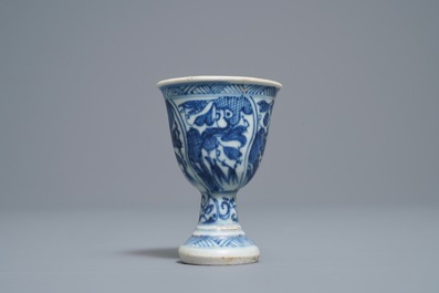 Ten Chinese blue and white cups, a stem cup and a bowl, Hatcher and Vung Tao shipwrecks, Transitional period and Kangxi