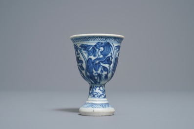 Tien Chinese blauw-witte koppen, een stem cup en een kom, Hatcher en Vung Tao scheepswrakken, Transitie en Kangxi