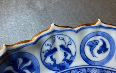 Une assiette en porcelaine de Chine en bleu et blanc de type ko-sometsuke pour le march&eacute; japonais, Chongzhen