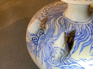 Un kendi en forme de deux canards en gr&egrave;s porcelaineux en bleu et blanc, Annam, Vietnam, 14/15&egrave;me