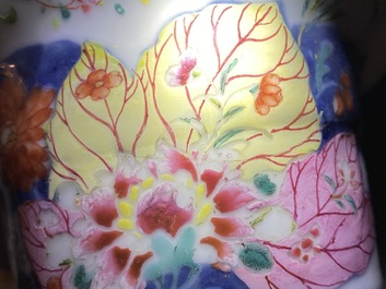 Een Chinese famille rose kan met 'Tabaksbladeren' decor, Qianlong