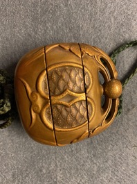 Trois inros avec netsuke et une bo&icirc;te couvert en laque, Japon, Meiji, 19&egrave;me