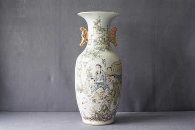 A Chinese qianjiang cai vase with figures and geese, signed Ma Qing Yun, 19/20th C.