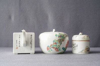 A Chinese qianjiang cai teapot and two covered bowls, 19/20th C.