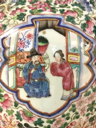 Een grote Chinese famille rose vaas met hofsc&egrave;nes, 19e eeuw
