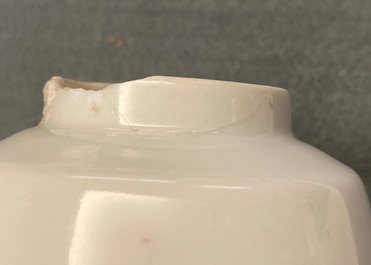 Een gevarieerde collectie Chinees qianjiang cai, blauw-wit en famille rose porselein, 19/20e eeuw