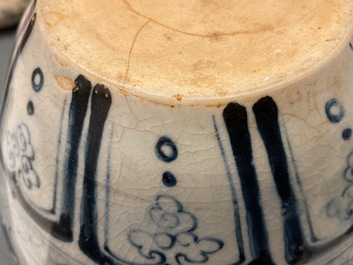 An Annamese blue and white vase with floral design, Vietnam, 15/16th C.