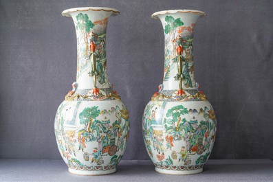 A pair of Chinese Canton famille verte vases with dragon handles, 19th C.