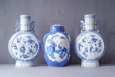 A pair of Chinese blue and white 'moonflask' vases and a covered jar, 19th C.