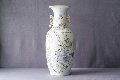 A Chinese qianjiang cai vase with large figures, 19/20th C.
