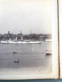 Un album de neuf photos argentiques dont une vue panoramique du Bund &agrave; Shanghai, Chine, dat&eacute; 1899