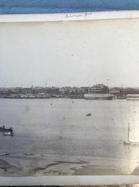 Un album de neuf photos argentiques dont une vue panoramique du Bund &agrave; Shanghai, Chine, dat&eacute; 1899