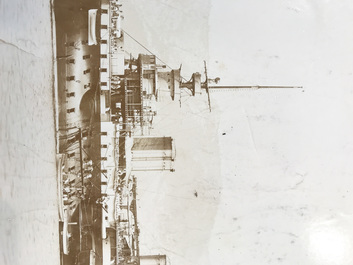 Un album de neuf photos argentiques dont une vue panoramique du Bund &agrave; Shanghai, Chine, dat&eacute; 1899