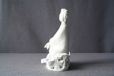 Une figure de Guanyin en porcelaine blanc de Chine, 18/19&egrave;me