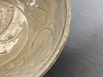 Two Chinese Longquan celadon dishes and three bowls, Song/Ming