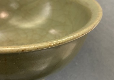 Two Chinese Longquan celadon dishes and three bowls, Song/Ming