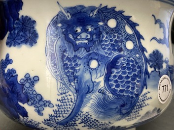 Een Chinese blauw-witte wierookbrander met fabeldieren, Transitie periode