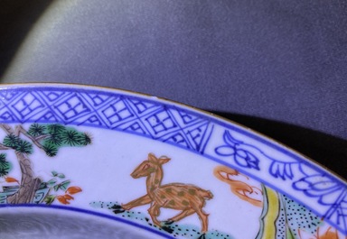 Une paire de plats en porcelaine de Chine famille verte et une assiette &agrave; fond caf&eacute; au lait, Kangxi
