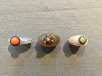 Six Chinese needle quartz and agate snuff bottles, 19/20th C.