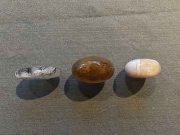 Six Chinese needle quartz and agate snuff bottles, 19/20th C.