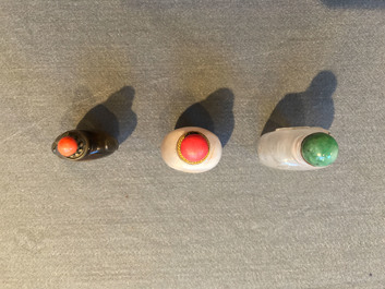 Six Chinese needle quartz and agate snuff bottles, 19/20th C.