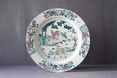 Un plat en porcelaine de Chine doucai &agrave; d&eacute;cor de deux cerfs, Kangxi