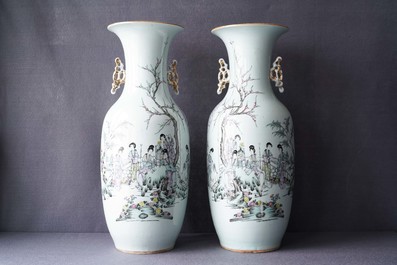 A pair of Chinese qianjiang cai vases with ladies in a garden, 19/20th C.