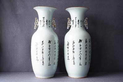 Une paire de vases en porcelaine de Chine qianjiang cai &agrave; d&eacute;cor de dames dans un jardin, 19/20&egrave;me