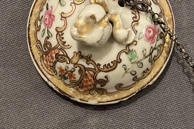 Une partie d'un service &agrave; th&eacute; en porcelaine de Chine famille rose, Qianlong