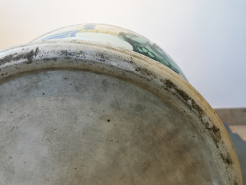 Een grote Chinese famille rose vaas, 19e eeuw