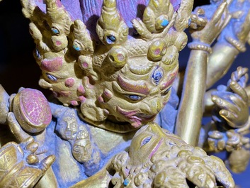 Un groupe en bronze dor&eacute; figurant Mahakala et Yab-Yum en bronze dor&eacute;, Sino-Tibet, 19&egrave;me