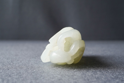 Een Chinese celadon jade 'Boeddha hand', 19e eeuw