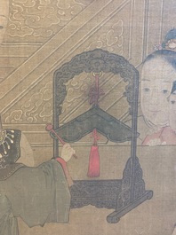 Chinese school, naar Su Hanchen (1094-1172), inkt en kleur op zijde: dame met kinderen bij een vissenkom