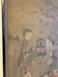 Chinese school, naar Su Hanchen (1094-1172), inkt en kleur op zijde: dame met kinderen bij een vissenkom