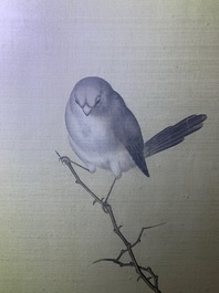 Ecole chinoise, 19&egrave;me, encre et couleurs sur soie: 'deux oiseaux sur branches fleuries'